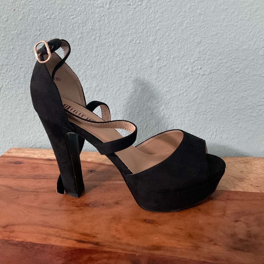 Black Open-Toe Heels - Picture 4 of 9